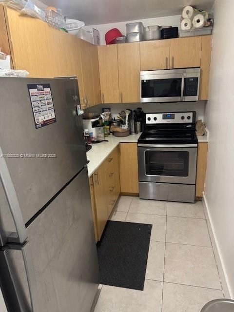 最近售出: $249,000 (2 贝兹, 2 浴室, 782 平方英尺)