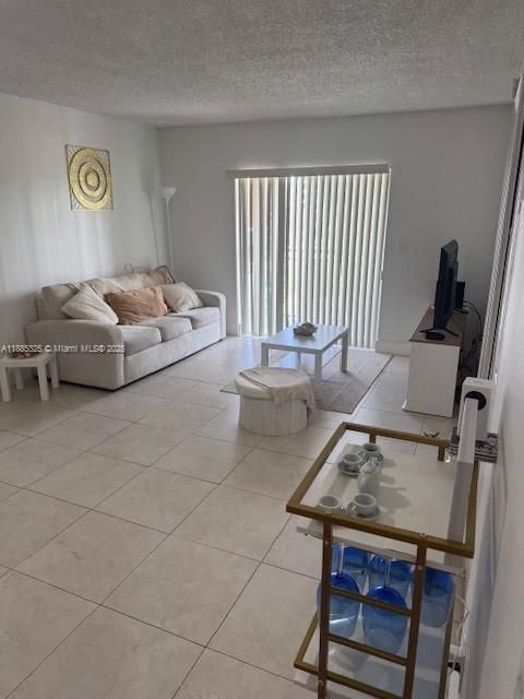 最近售出: $249,000 (2 贝兹, 2 浴室, 782 平方英尺)