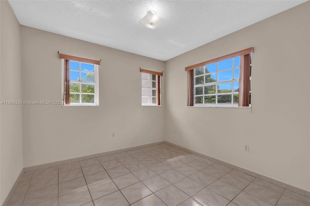 Active With Contract: $349,000 (3 beds, 2 baths, 1380 Square Feet)