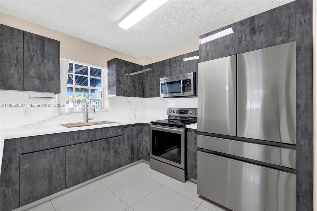 Active With Contract: $349,000 (3 beds, 2 baths, 1380 Square Feet)