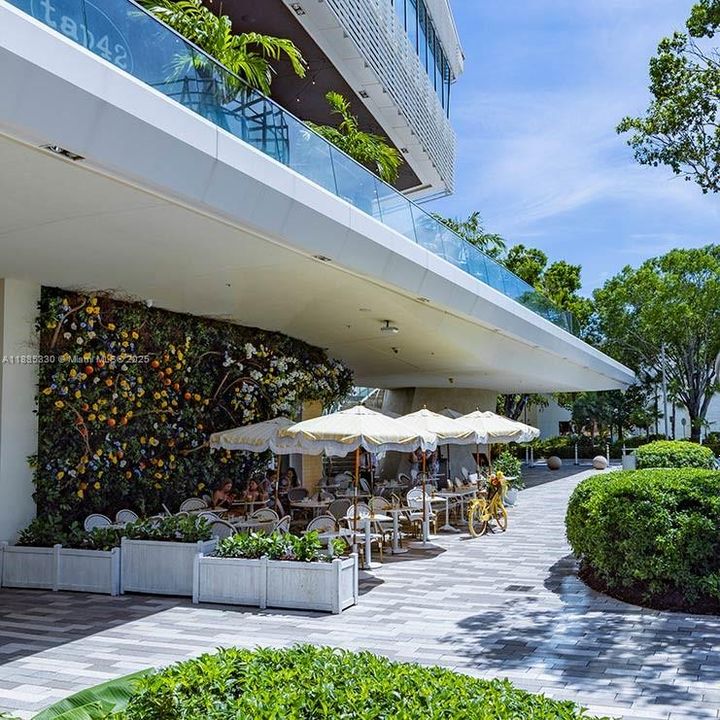 Active With Contract: $349,000 (3 beds, 2 baths, 1380 Square Feet)