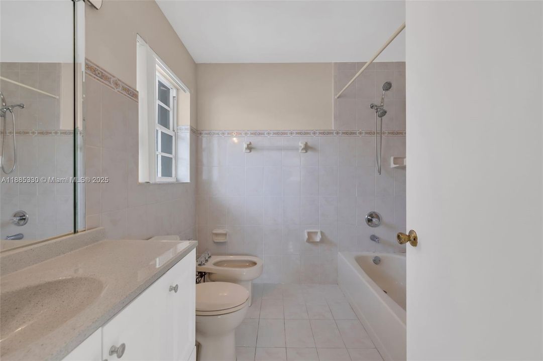 Active With Contract: $349,000 (3 beds, 2 baths, 1380 Square Feet)