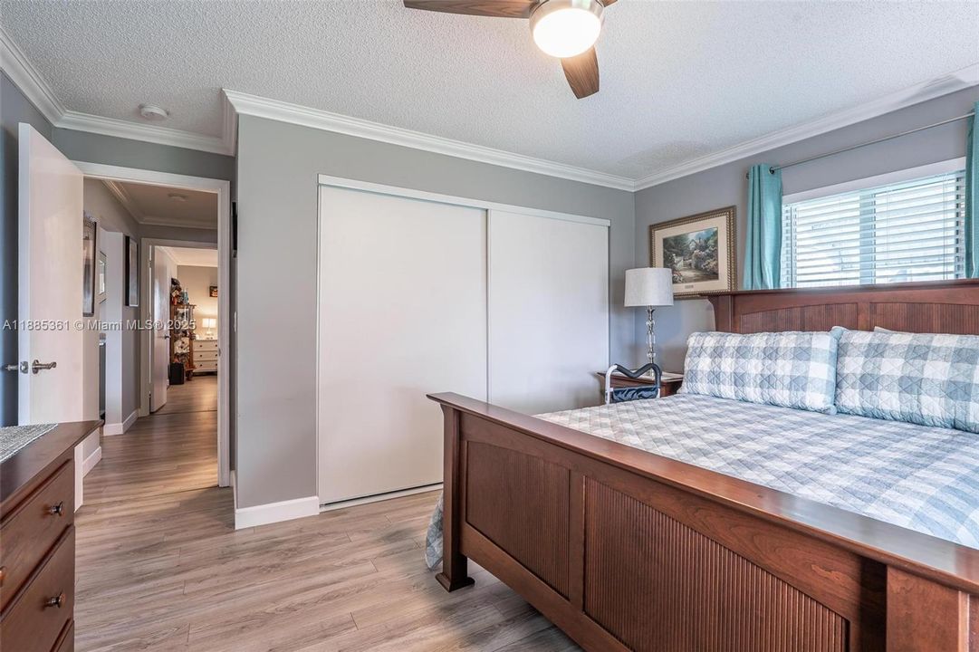 合同活跃: $399,000 (2 贝兹, 2 浴室, 1438 平方英尺)