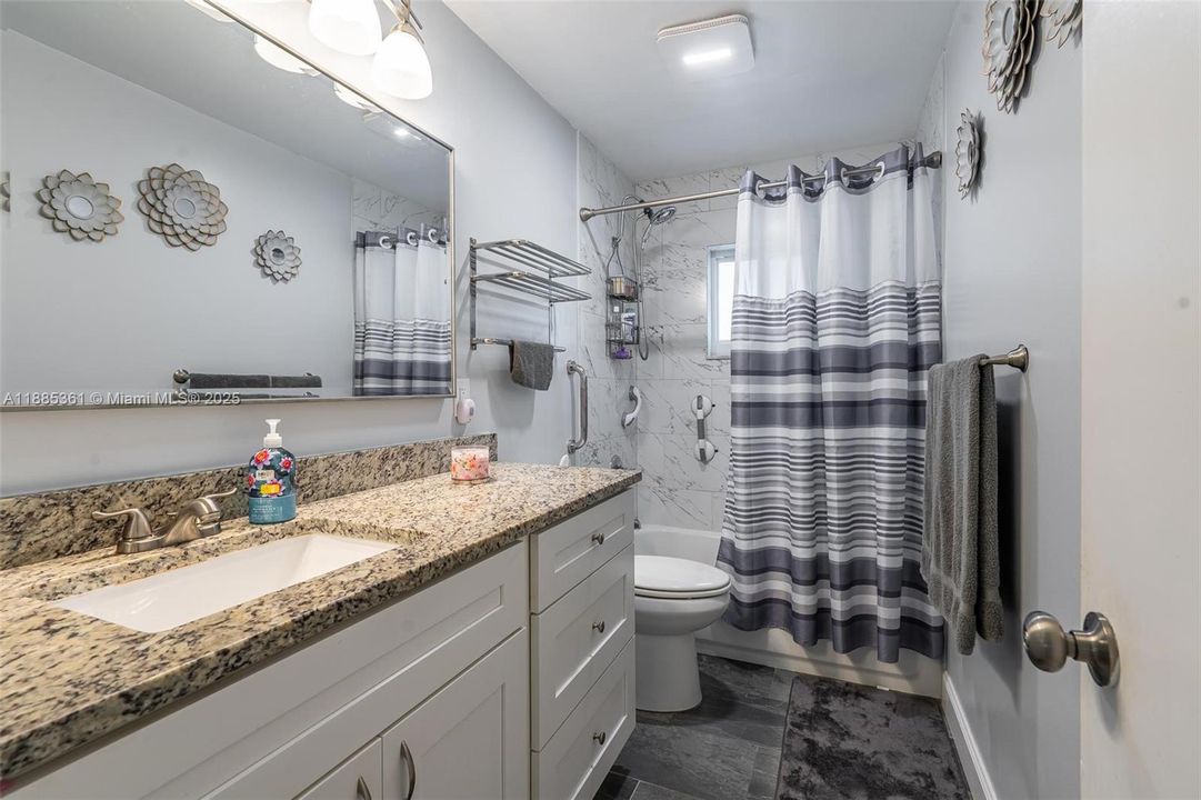 合同活跃: $399,000 (2 贝兹, 2 浴室, 1438 平方英尺)