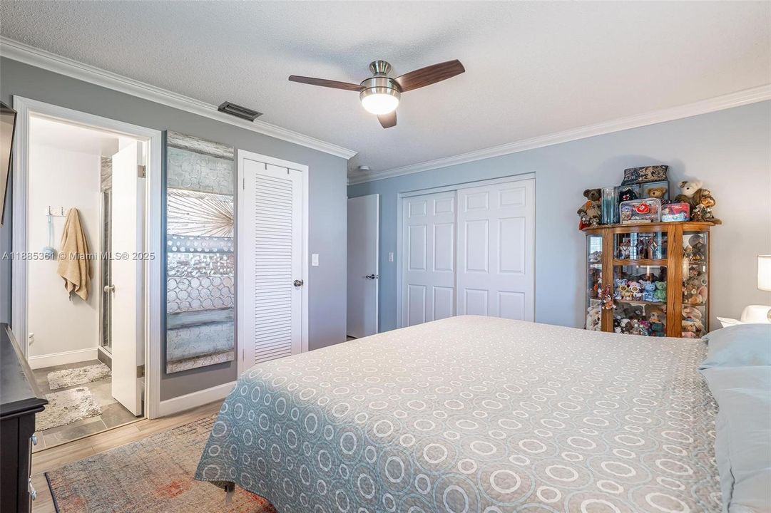 合同活跃: $399,000 (2 贝兹, 2 浴室, 1438 平方英尺)