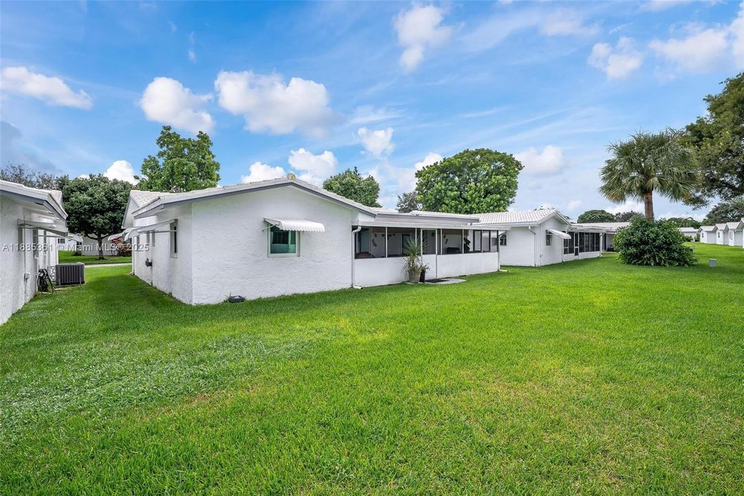 合同活跃: $399,000 (2 贝兹, 2 浴室, 1438 平方英尺)