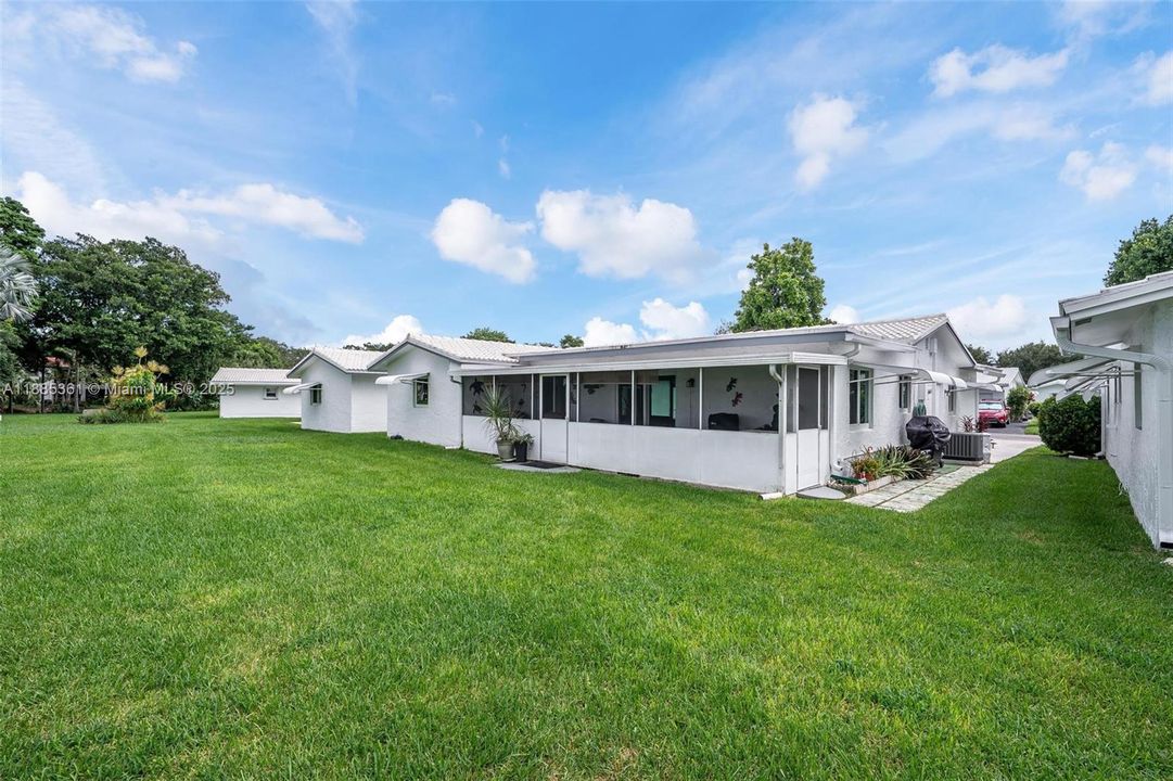 合同活跃: $399,000 (2 贝兹, 2 浴室, 1438 平方英尺)