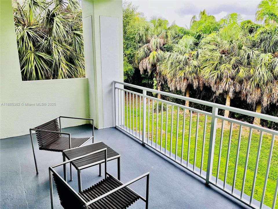 待售: $139,000 (1 贝兹, 1 浴室, 705 平方英尺)