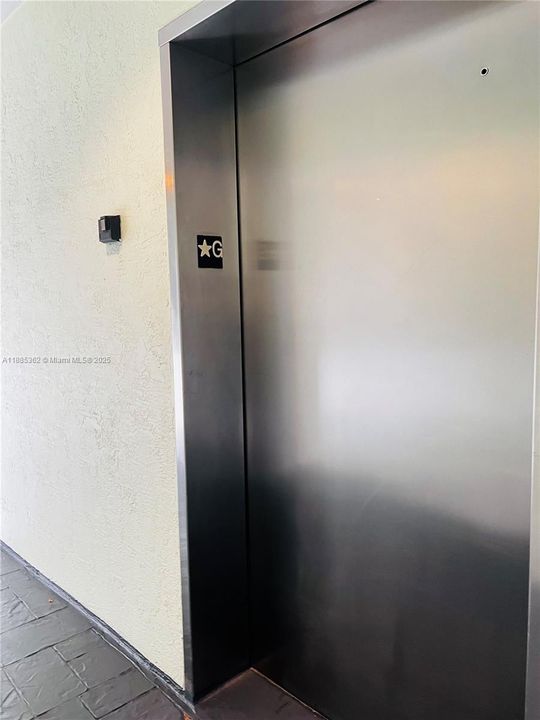 待售: $139,000 (1 贝兹, 1 浴室, 705 平方英尺)