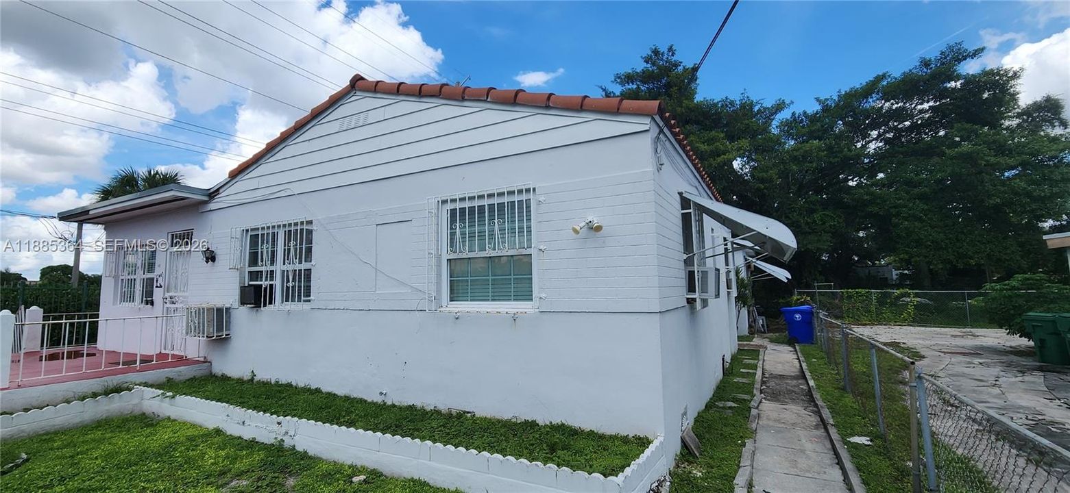 For Sale: $583,000 (0 beds, 0 baths, 1668 Square Feet)