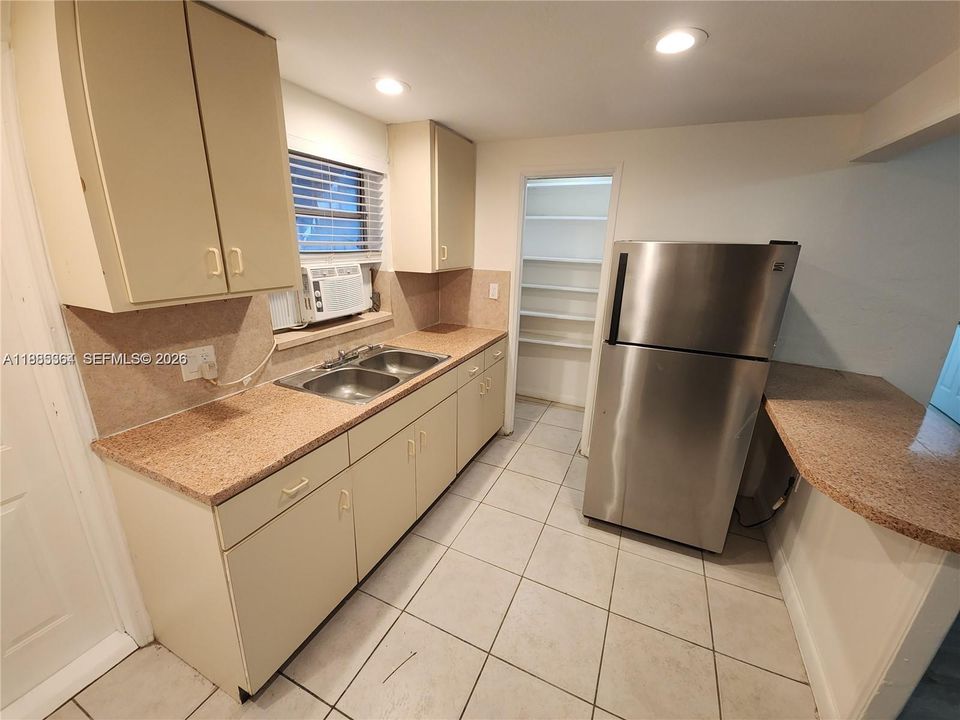 For Sale: $583,000 (0 beds, 0 baths, 1668 Square Feet)