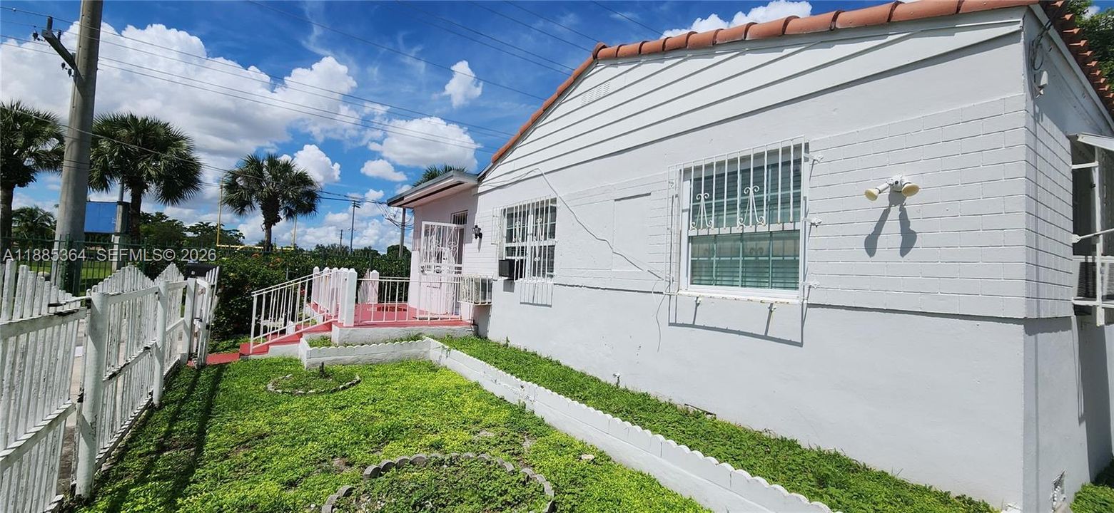 For Sale: $583,000 (0 beds, 0 baths, 1668 Square Feet)