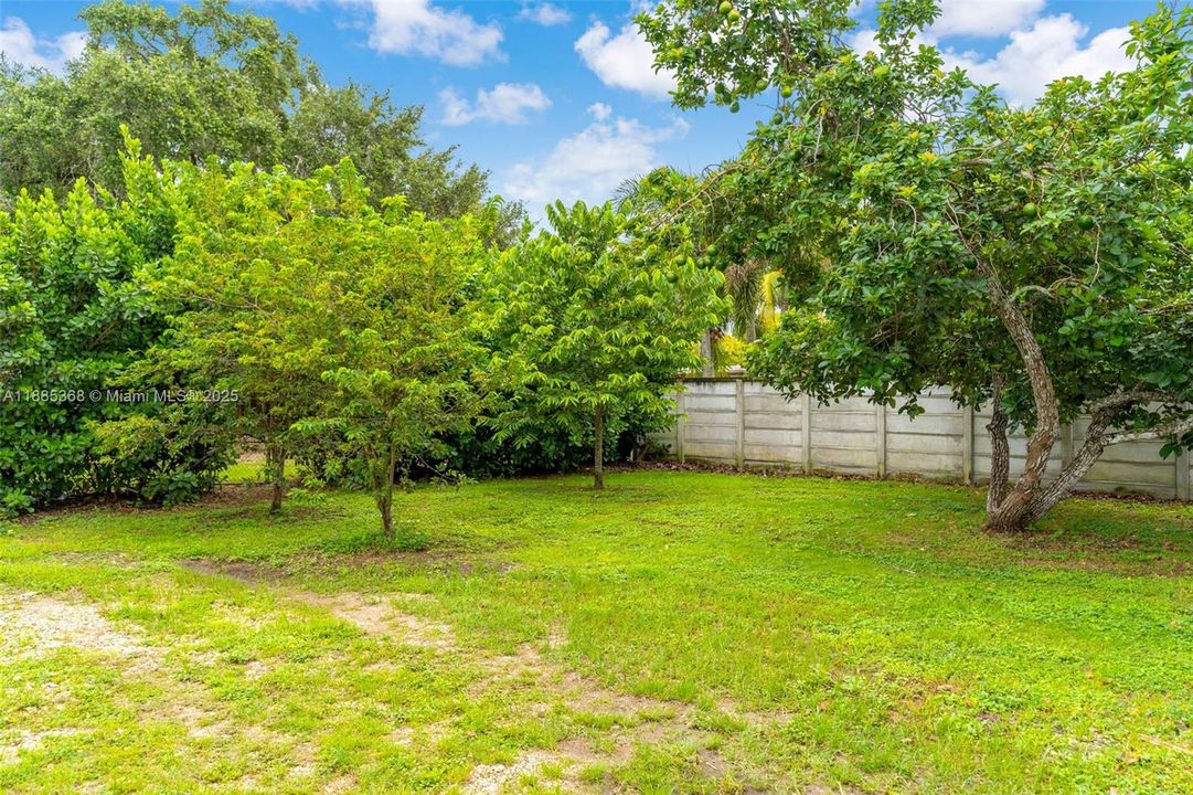 Vendido Recientemente: $1,300,000 (4 camas, 2 baños, 1691 Pies cuadrados)