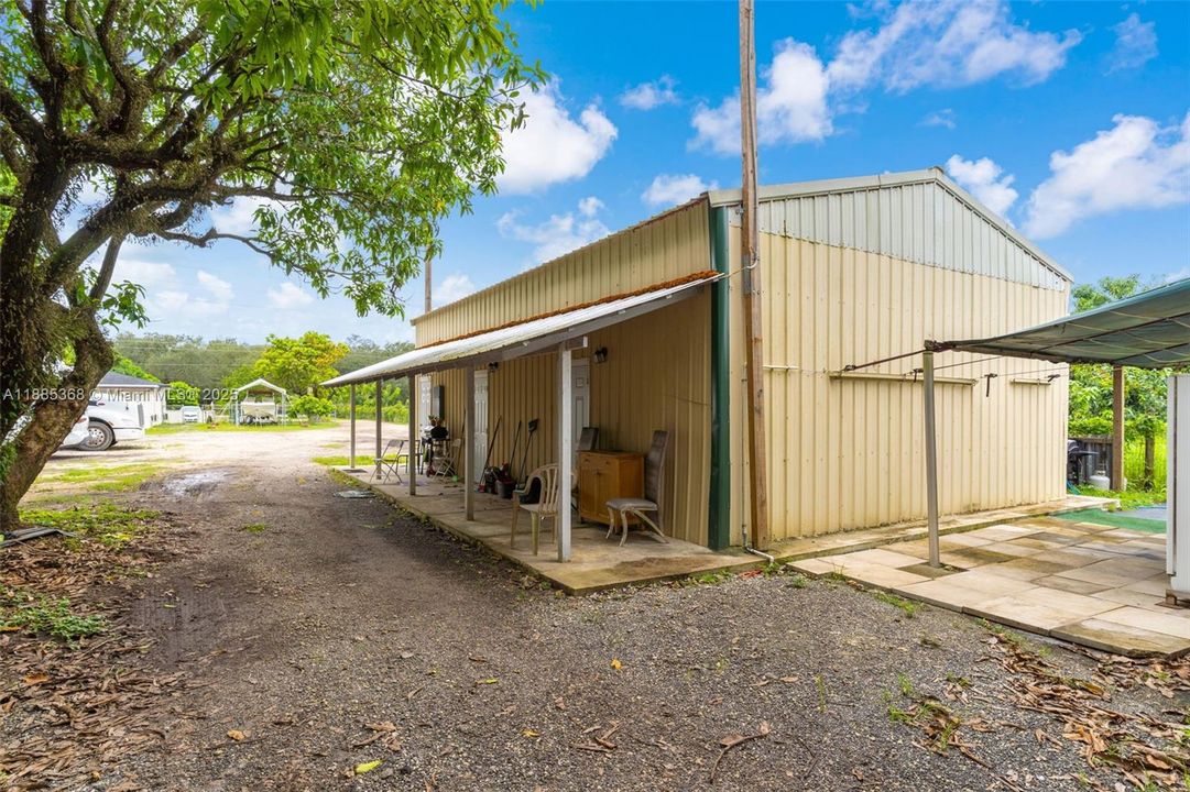 Vendido Recientemente: $1,300,000 (4 camas, 2 baños, 1691 Pies cuadrados)