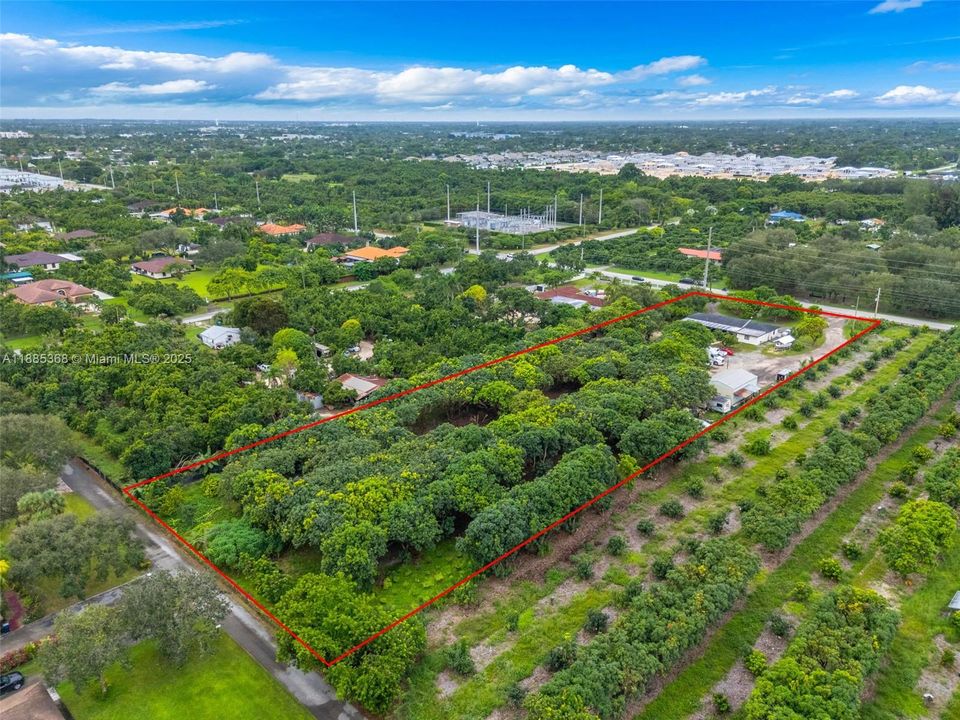 Vendido Recientemente: $1,300,000 (4 camas, 2 baños, 1691 Pies cuadrados)