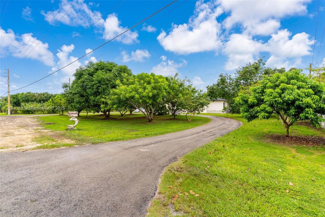 Vendido Recientemente: $1,300,000 (4 camas, 2 baños, 1691 Pies cuadrados)