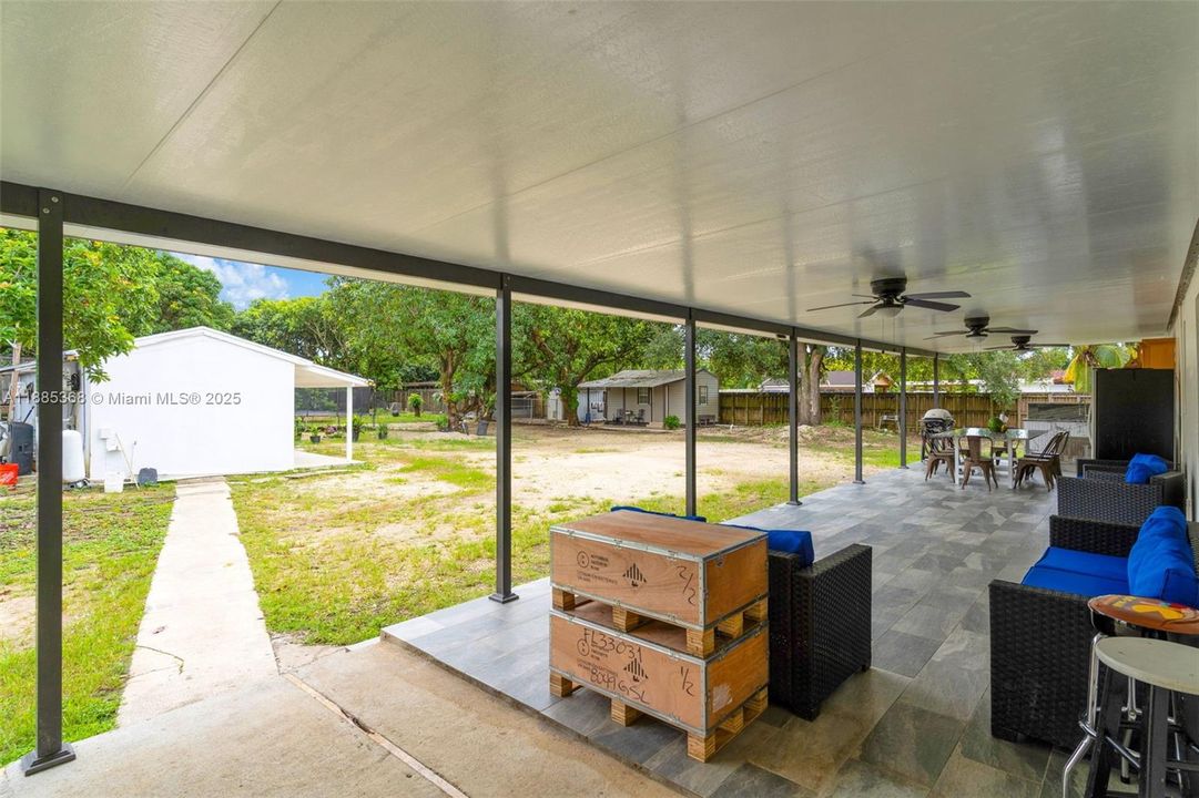 Vendido Recientemente: $1,300,000 (4 camas, 2 baños, 1691 Pies cuadrados)