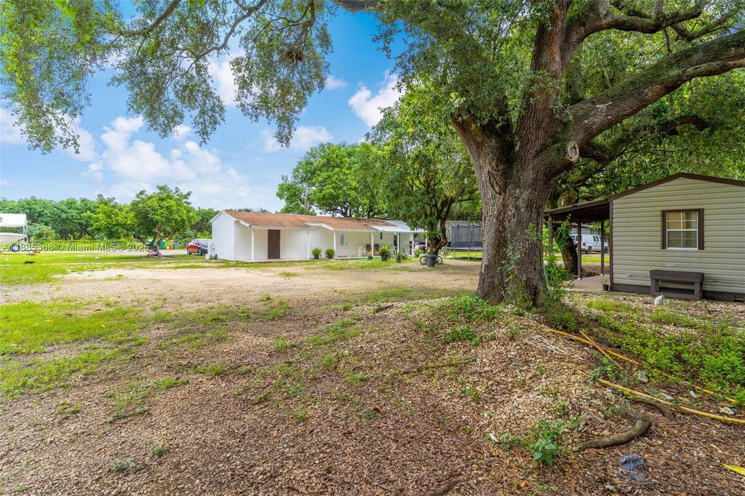 Vendido Recientemente: $1,300,000 (4 camas, 2 baños, 1691 Pies cuadrados)