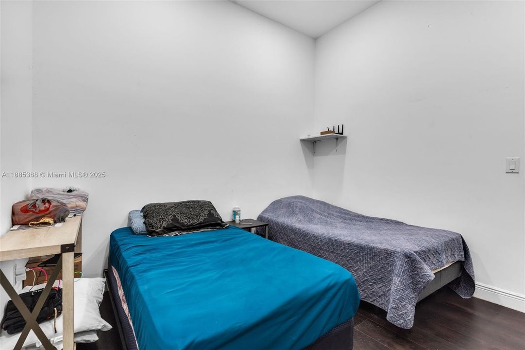 Vendido Recientemente: $1,300,000 (4 camas, 2 baños, 1691 Pies cuadrados)