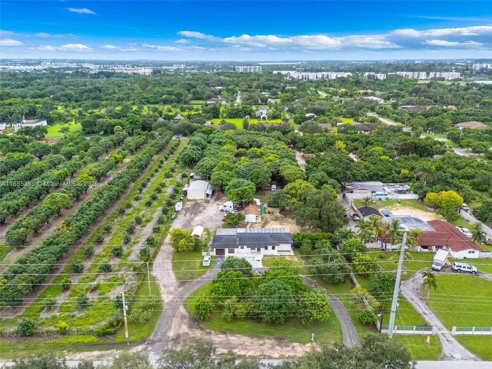 Vendido Recientemente: $1,300,000 (4 camas, 2 baños, 1691 Pies cuadrados)