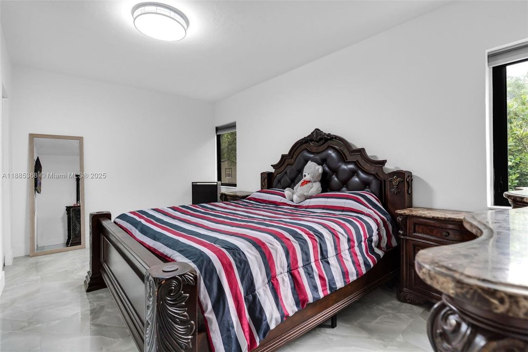 Vendido Recientemente: $1,300,000 (4 camas, 2 baños, 1691 Pies cuadrados)