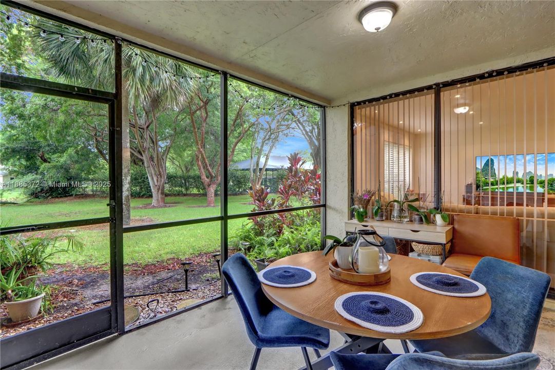 Под контрактом: $2,600 (3 спален, 2 ванн, 1116 Квадратных фут)