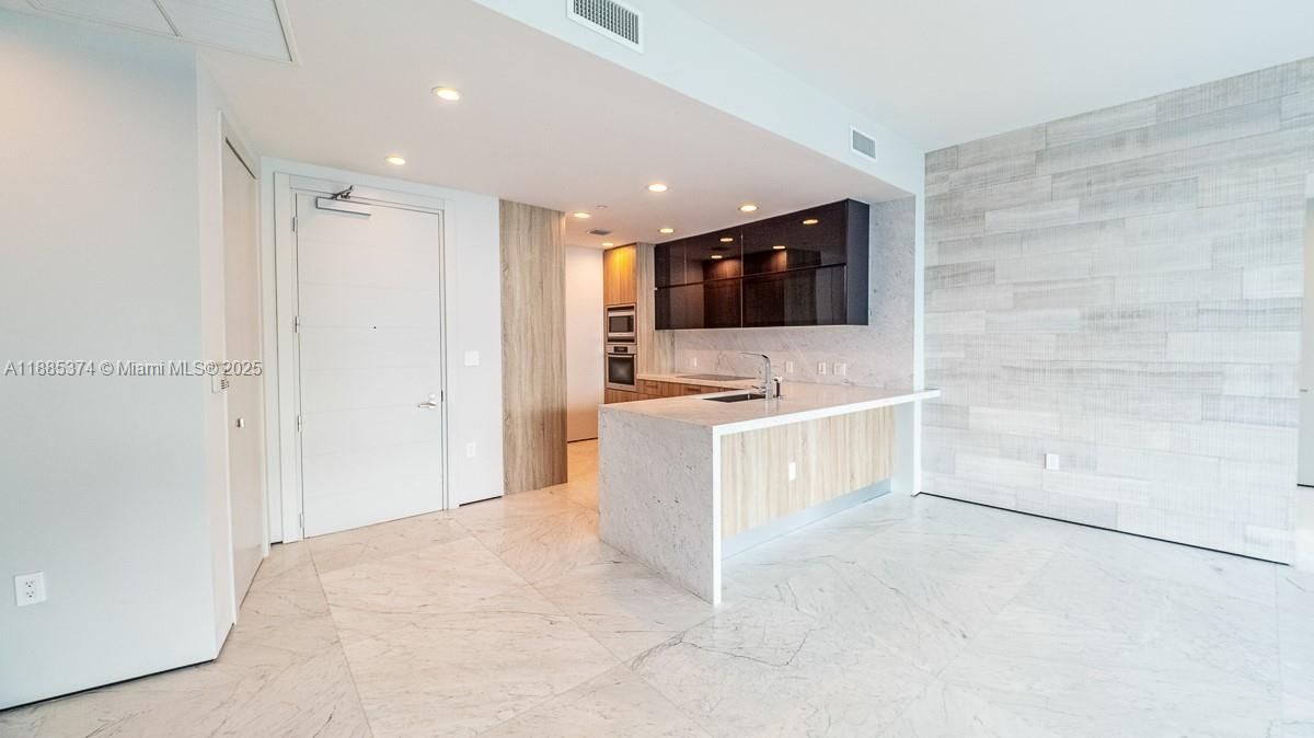 Activo con contrato: $1,500,000 (2 camas, 2 baños, 1492 Pies cuadrados)