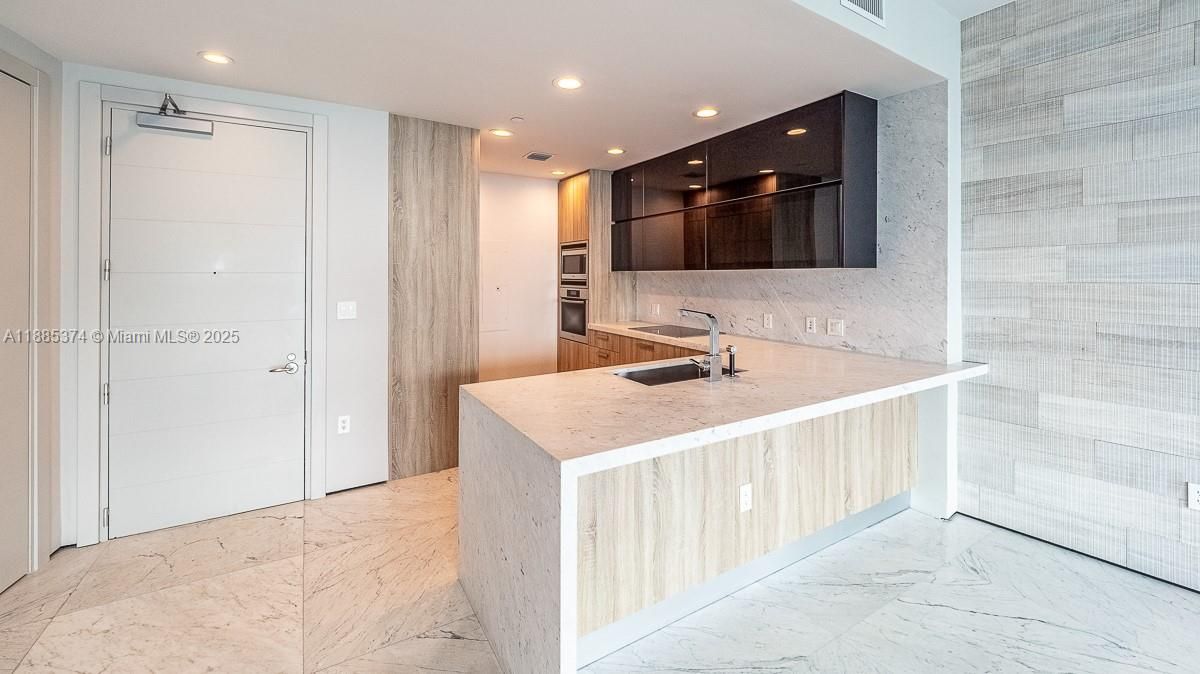 Activo con contrato: $1,500,000 (2 camas, 2 baños, 1492 Pies cuadrados)