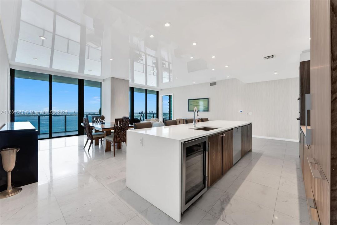 Active With Contract: $13,000 (3 beds, 3 baths, 2147 Square Feet)