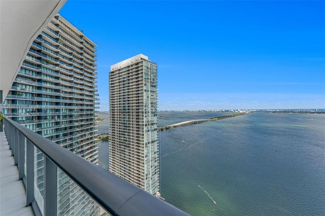 Active With Contract: $13,000 (3 beds, 3 baths, 2147 Square Feet)