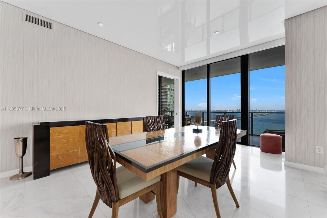 Active With Contract: $13,000 (3 beds, 3 baths, 2147 Square Feet)