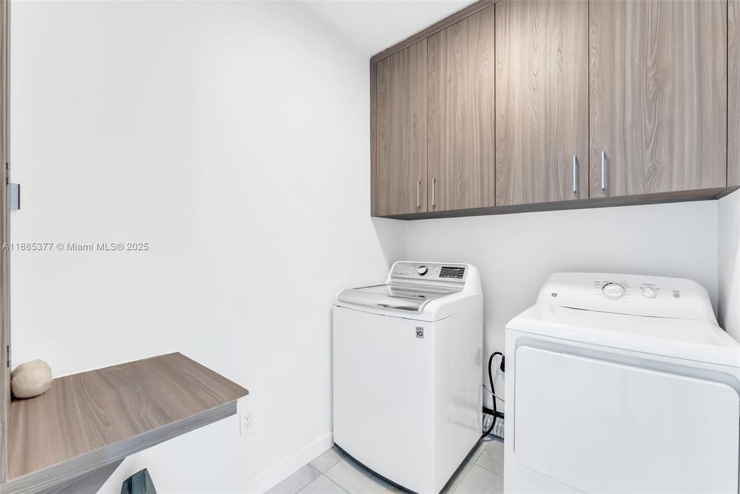 Active With Contract: $13,000 (3 beds, 3 baths, 2147 Square Feet)