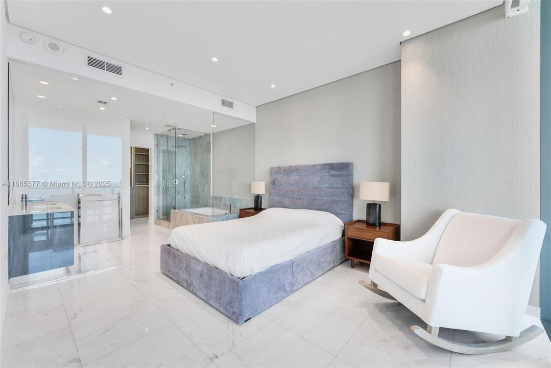 Active With Contract: $13,000 (3 beds, 3 baths, 2147 Square Feet)