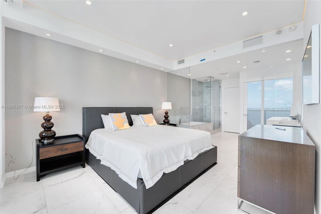 Active With Contract: $13,000 (3 beds, 3 baths, 2147 Square Feet)