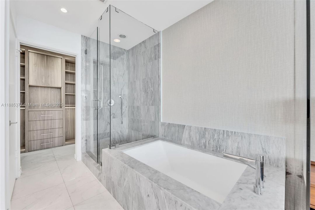 Active With Contract: $13,000 (3 beds, 3 baths, 2147 Square Feet)