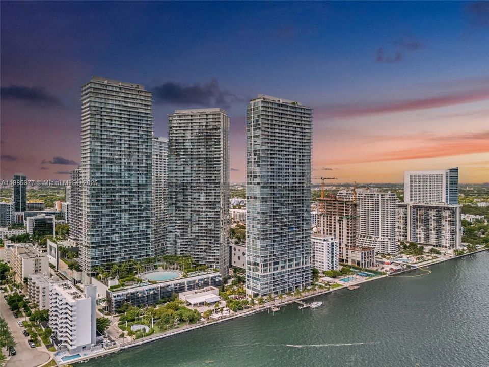 Active With Contract: $13,000 (3 beds, 3 baths, 2147 Square Feet)