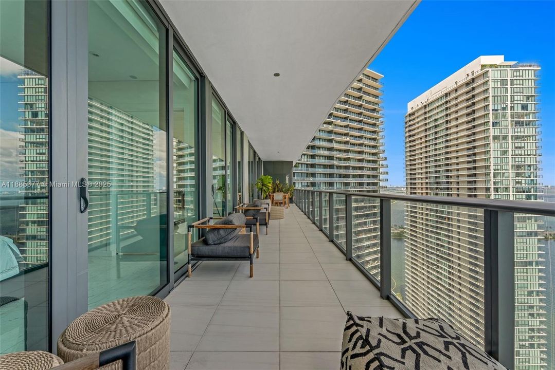 Active With Contract: $13,000 (3 beds, 3 baths, 2147 Square Feet)