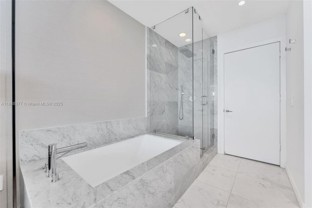 Active With Contract: $13,000 (3 beds, 3 baths, 2147 Square Feet)