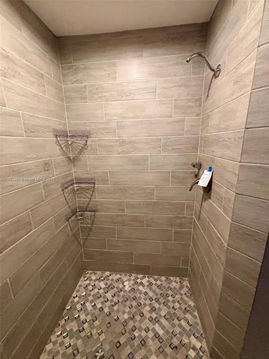 Под контрактом: $299,900 (3 спален, 2 ванн, 0 Квадратных фут)