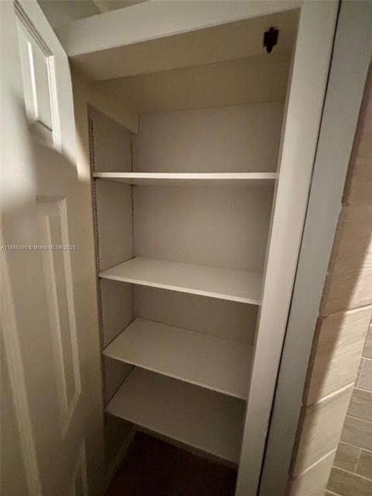 Под контрактом: $299,900 (3 спален, 2 ванн, 0 Квадратных фут)