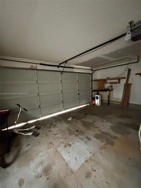 Под контрактом: $299,900 (3 спален, 2 ванн, 0 Квадратных фут)