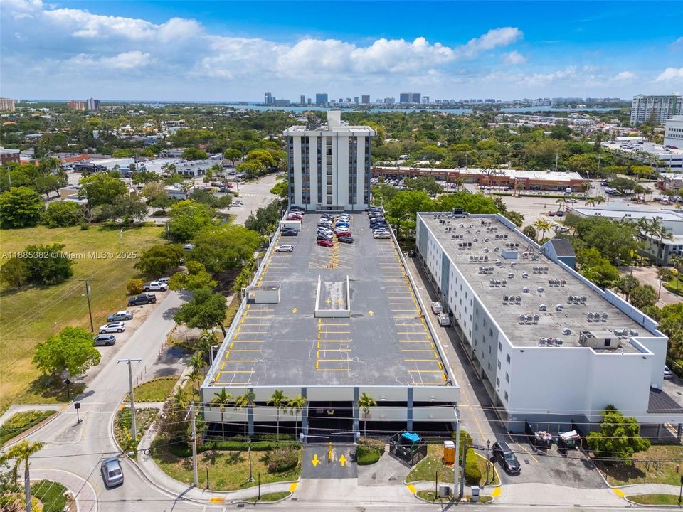 最近售出: $300,000 (0 贝兹, 0 浴室, 0 平方英尺)