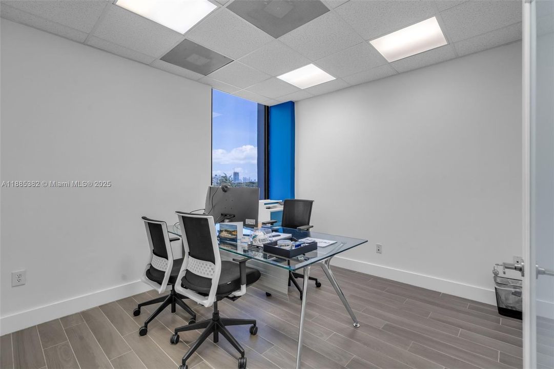 最近售出: $300,000 (0 贝兹, 0 浴室, 0 平方英尺)