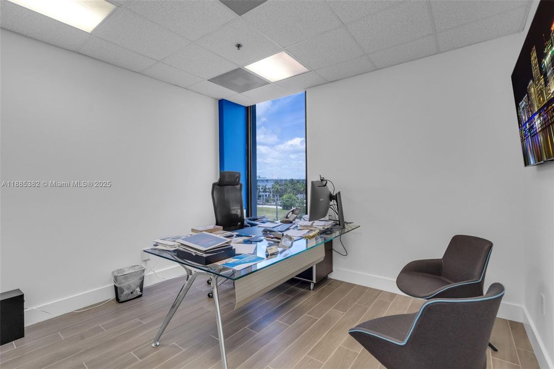 最近售出: $300,000 (0 贝兹, 0 浴室, 0 平方英尺)