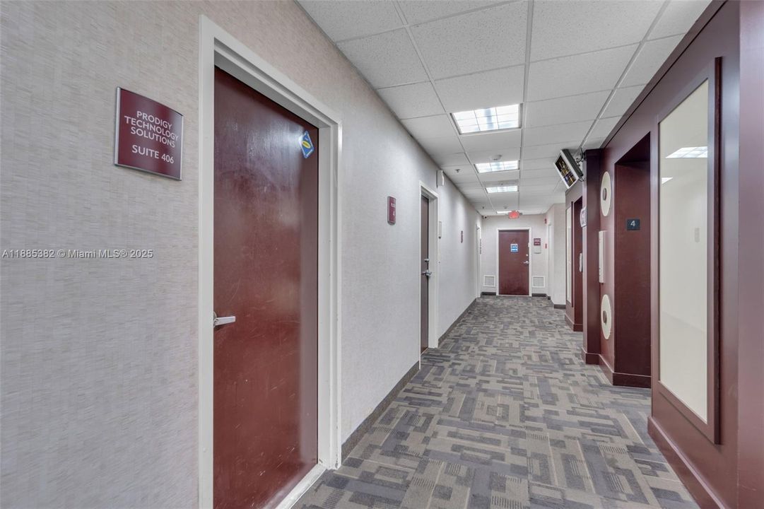 最近售出: $300,000 (0 贝兹, 0 浴室, 0 平方英尺)