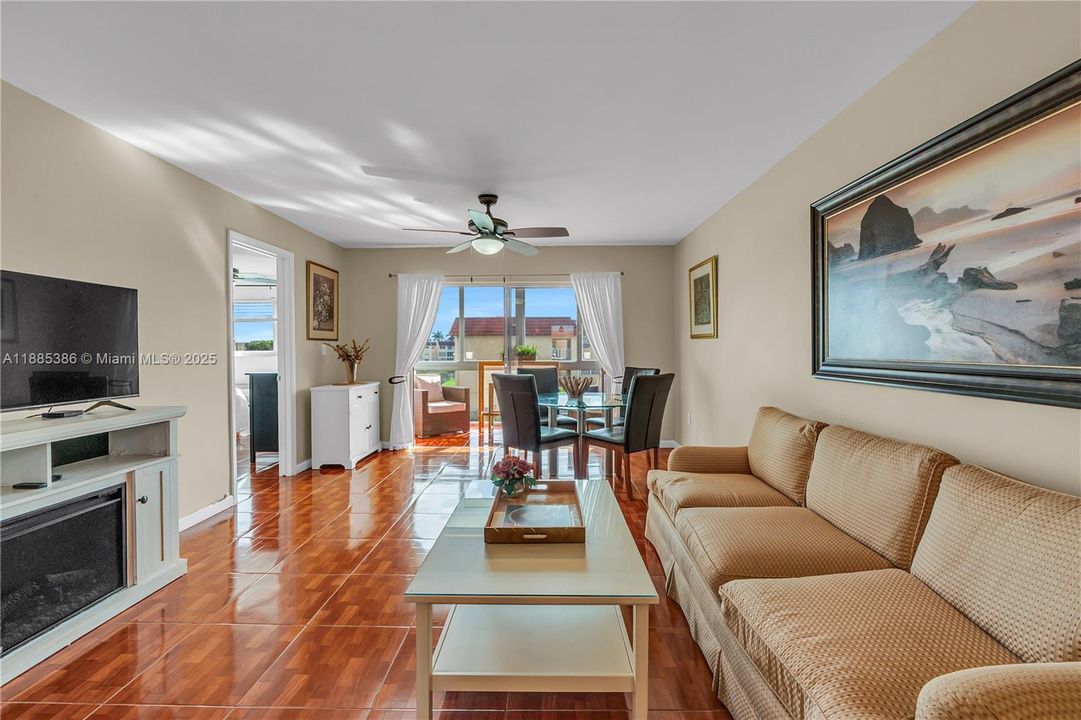 Activo con contrato: $123,000 (2 camas, 2 baños, 850 Pies cuadrados)