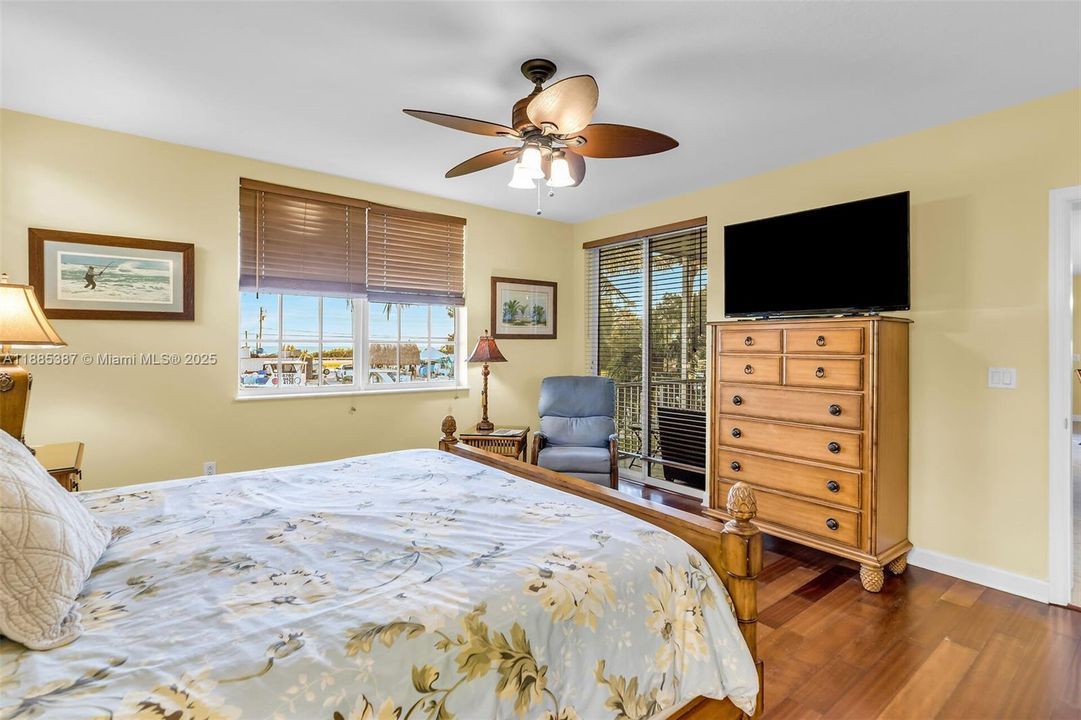 For Sale: $1,075,000 (3 beds, 2 baths, 2026 Square Feet)