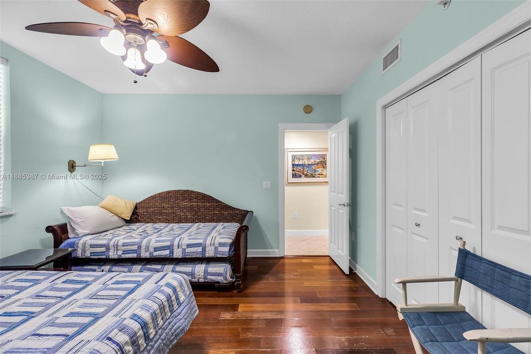 For Sale: $1,075,000 (3 beds, 2 baths, 2026 Square Feet)