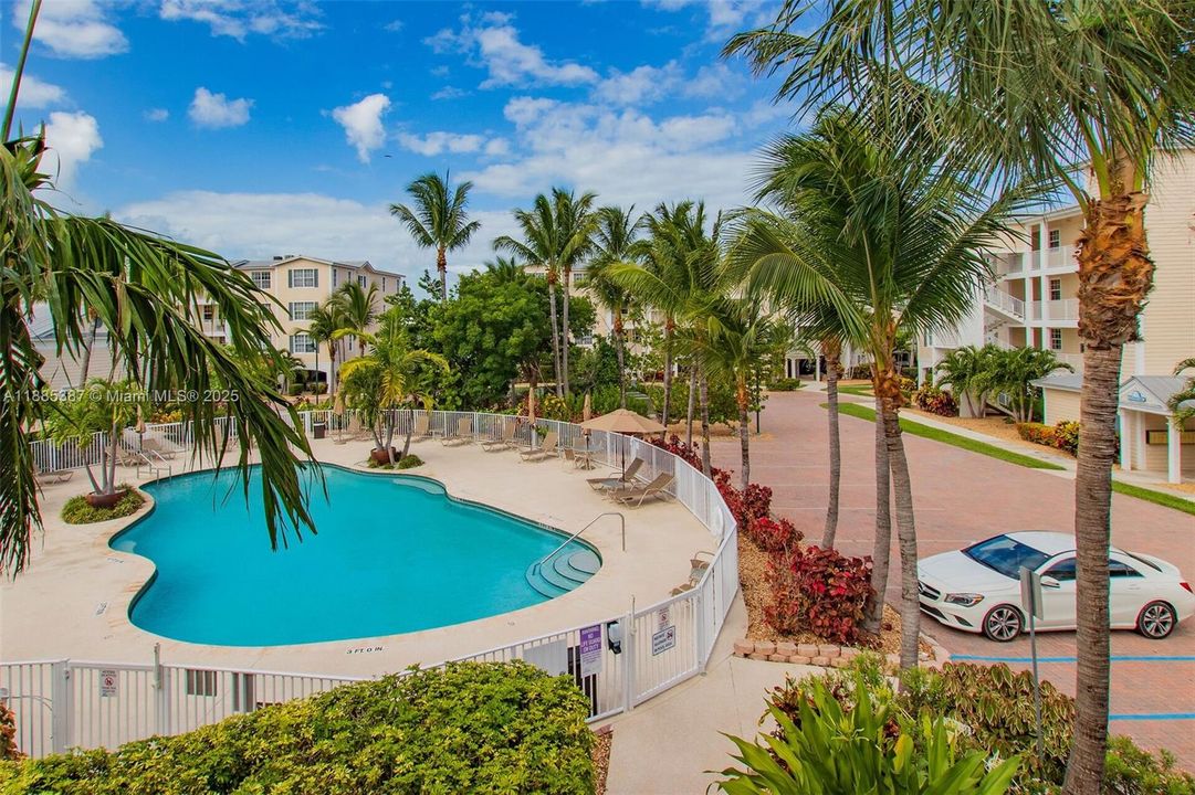 For Sale: $1,075,000 (3 beds, 2 baths, 2026 Square Feet)