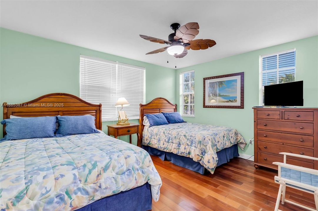 For Sale: $1,075,000 (3 beds, 2 baths, 2026 Square Feet)